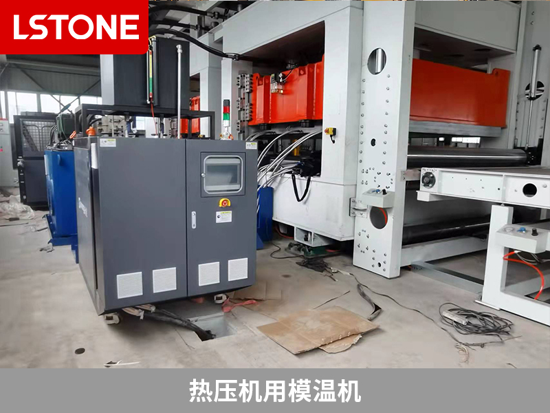 熱壓機與熱壓機用模溫機結合，革新汽車內襯生產工藝